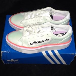 🍭 NIB Ladies Adidas Sleek Super White Size 7 1/2